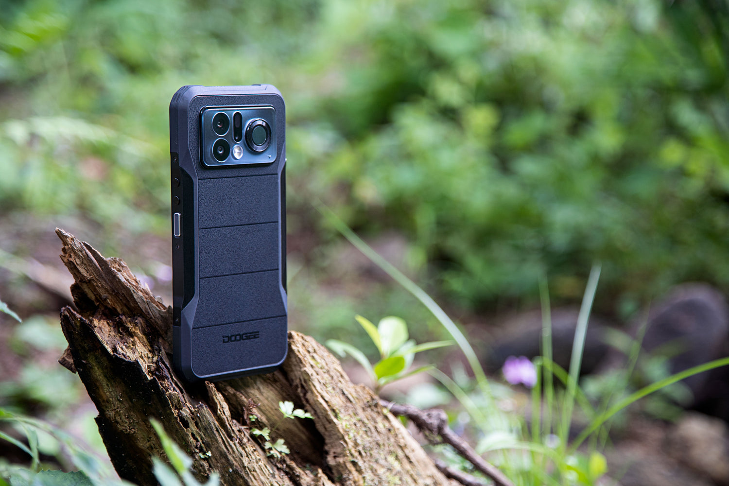 The Amazing Doogee V20 Pro Rugged Phone With AMOLED Display And Thermal Imaging Is Now On Sale